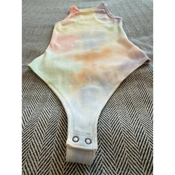 Abercrombie & Fitch XS Soft Ribbed Tie-Dye Bodysuit With Snap Closure - Picture 4 of 8